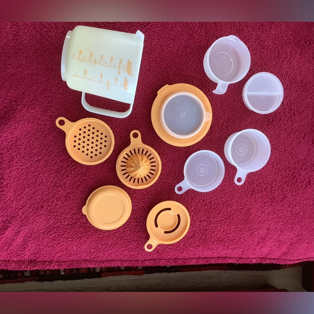 Vintage Tupperware Measuring Cups x2 w/Accessories (11 pcs total)